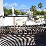Departamento Completo, Cochera, Parrilla. Zona Parque Central